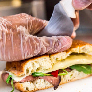 cutting of a tomanetti panini